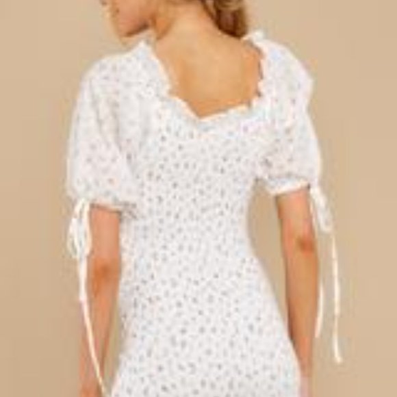 No Holding Back Smocked Dress NWT Size Large - Picture 2 of 3